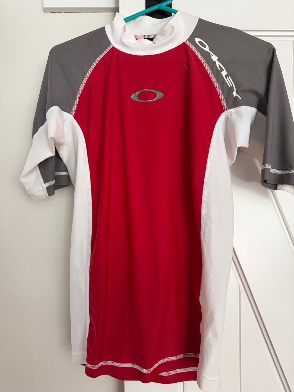 Oakley  Red, Gray & White Short-Sleeve Rash Guard